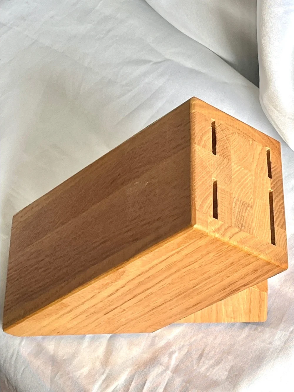 CUTCO 8 Slot Knife Block Honey Color Oak Wood Made in USA Steak Knives Holder